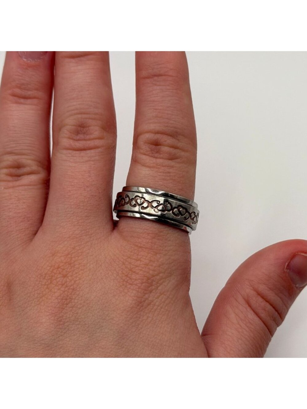 Stainless Steel Barbed Heart Wire Spinner Silver Tone Ring Size 8